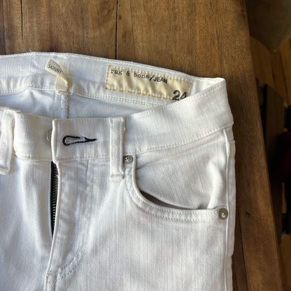 Rag & Bone white skinny jeans. Size 24 - Picture 2 of 3